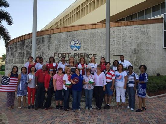 city hall employees 2_thumb_thumb.jpg